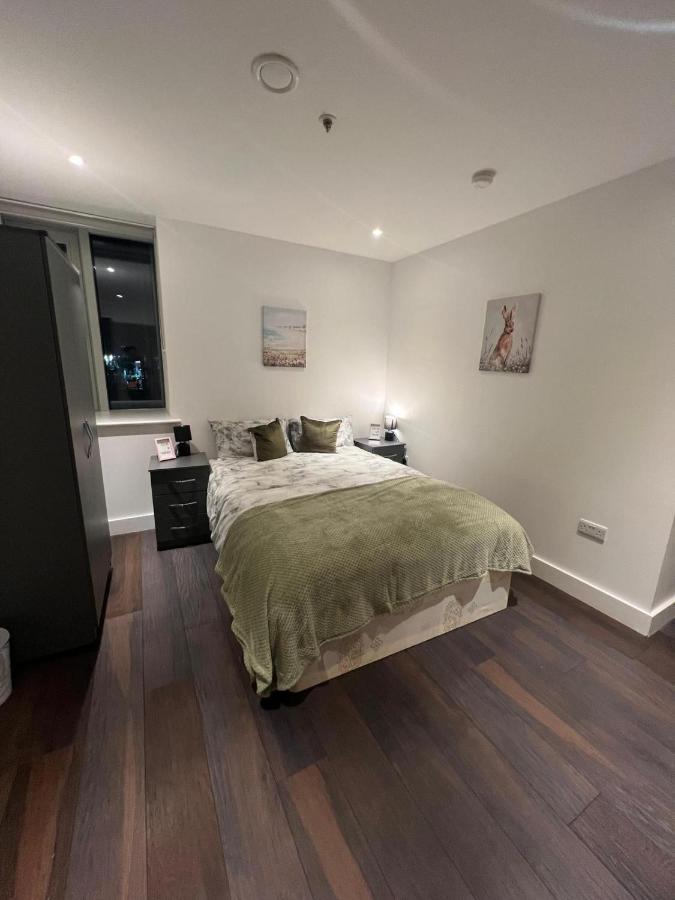 Spacious Sleep 7 Flat 20 Mins Central London Bp65 Eksteriør bilde